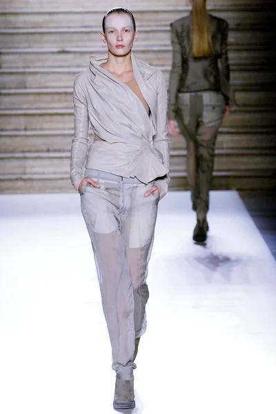 Look 7